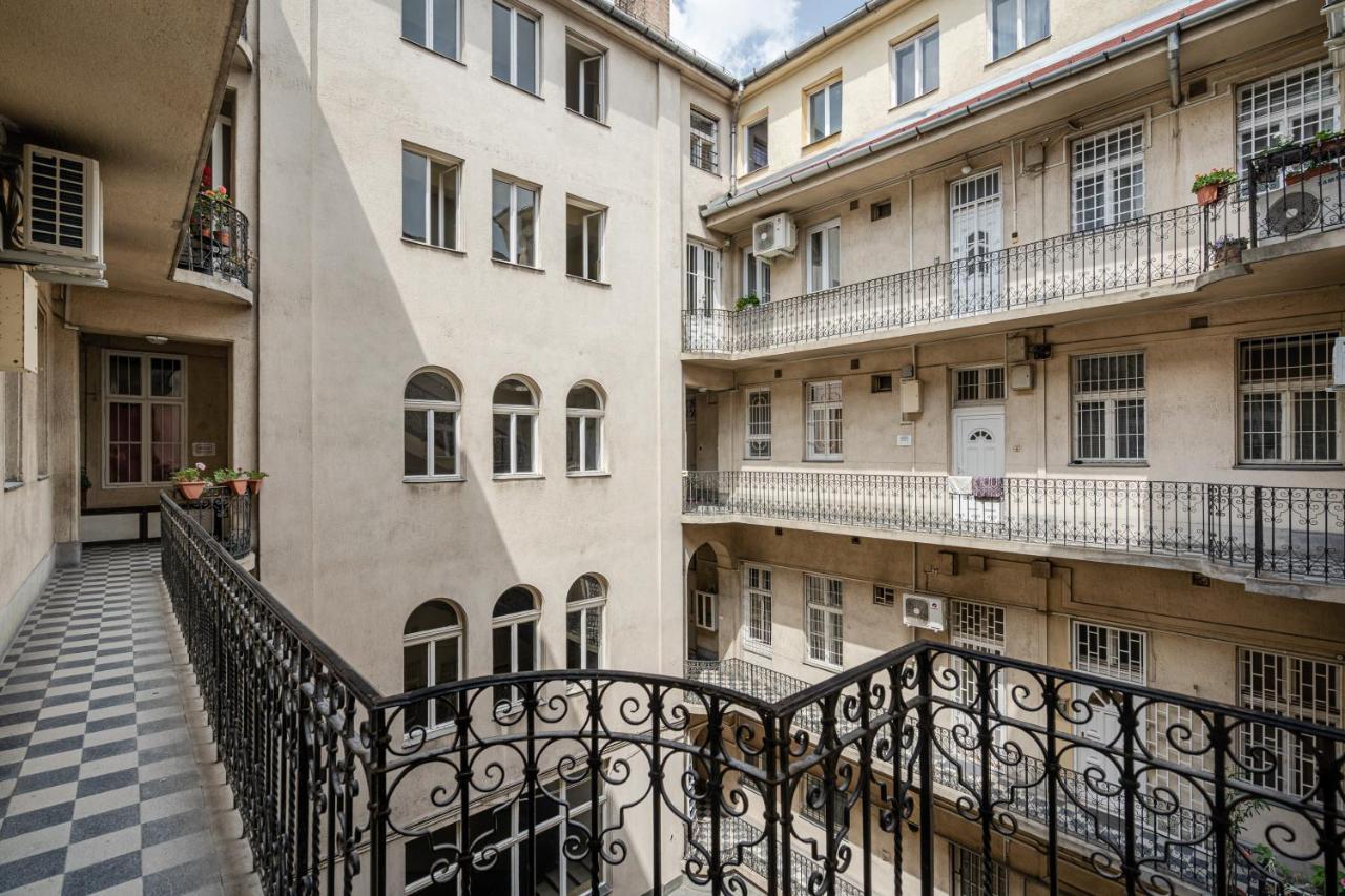 E13 - Grand Boulevard Heritage Suite - Best Location By Bqa Budapest Exterior photo
