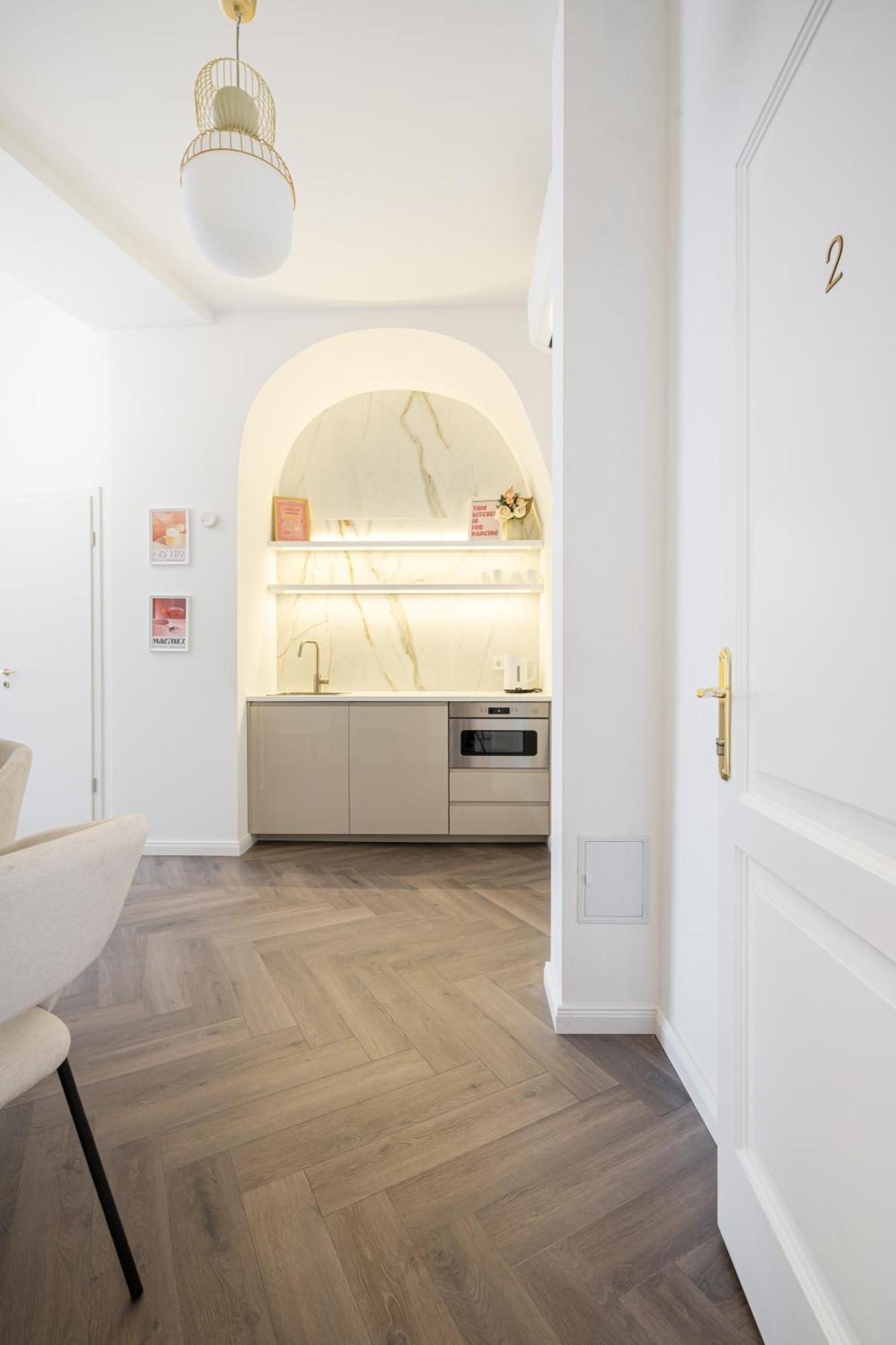 E13 - Grand Boulevard Heritage Suite - Best Location By Bqa Budapest Room photo